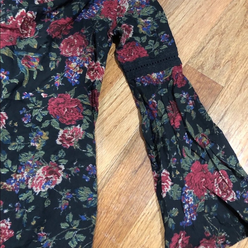 Dresses - Picture 4 of 4